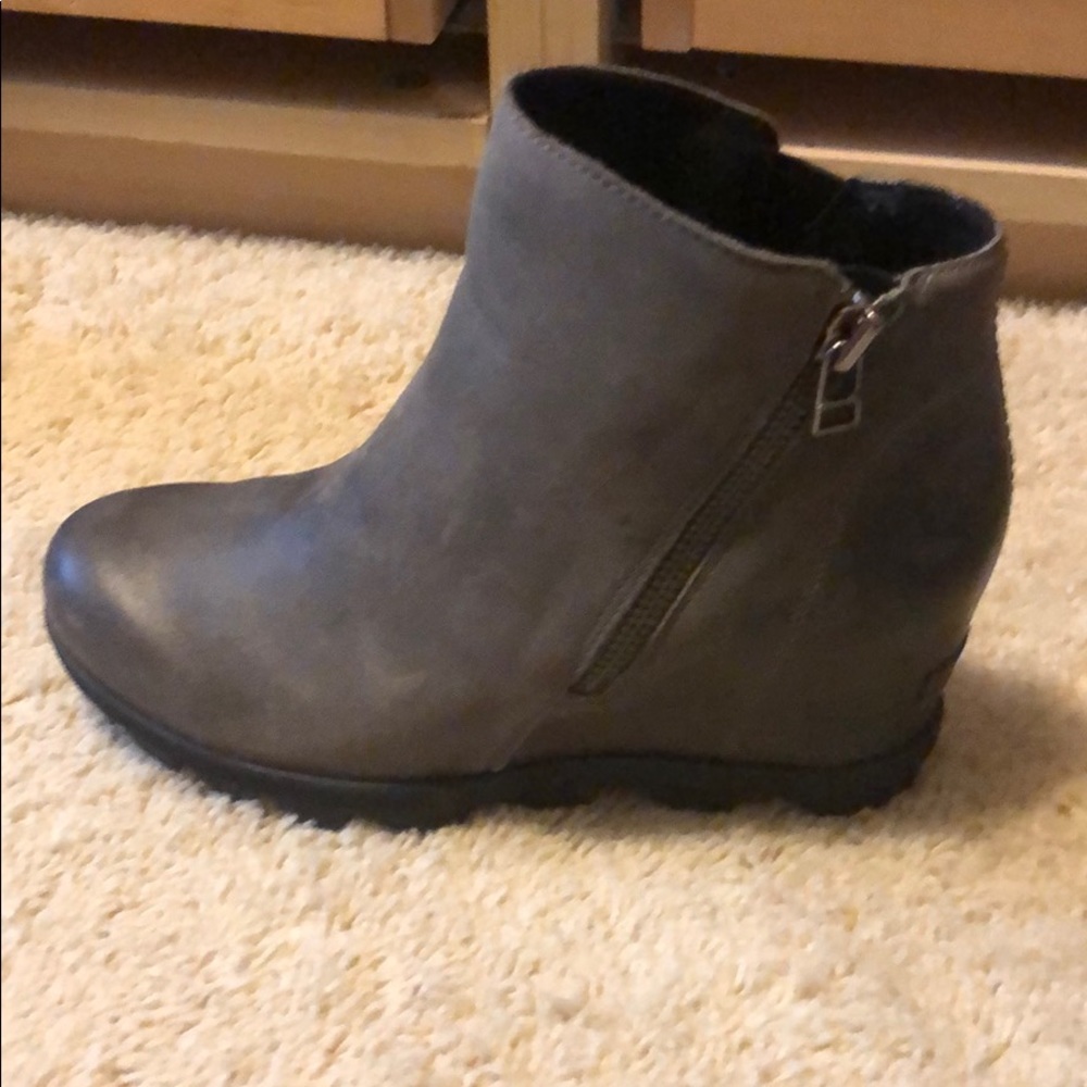 Sorel zip ups